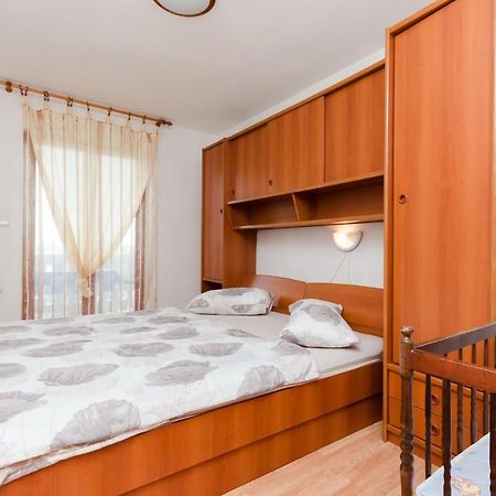 Apartments Albina Lopar Buitenkant foto